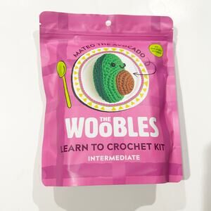 The Woobles Mateo The Avocado NEW Intermediate Crochet Kit Hook Yarn Amigurumi